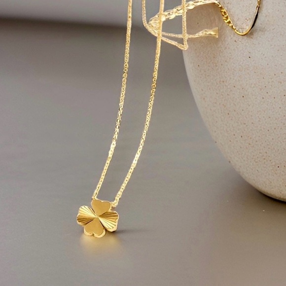 Darla Clover Necklace Pendant Bundle - Picture 4 of 9